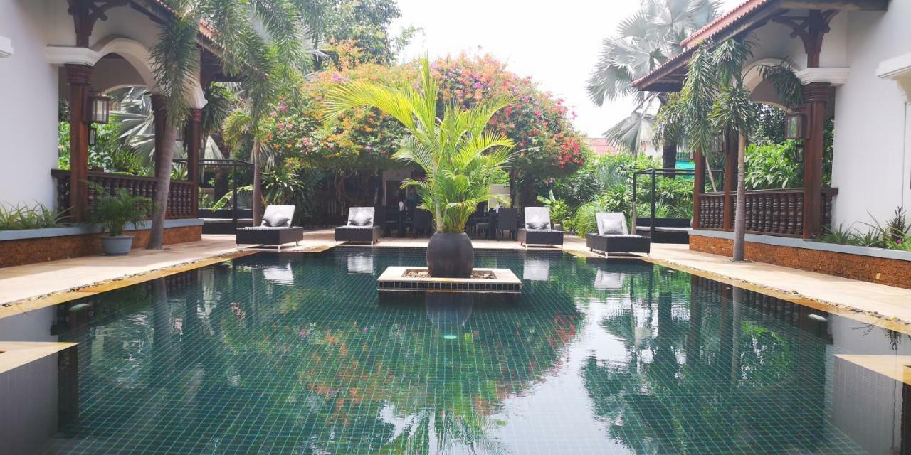 Eureka Villas Siem Reap Bagian luar foto
